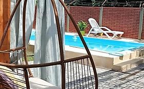 Casa Olivia- Alojamiento con piscina - Aeropuerto Ezeiza